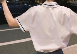 跟着17吃瓜网在线，第一时间线路分享给你吃个够！