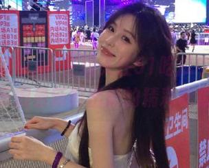 在线关注51吃瓜中心，捕捉娱乐圈最新鲜出炉的精彩吃瓜戏码