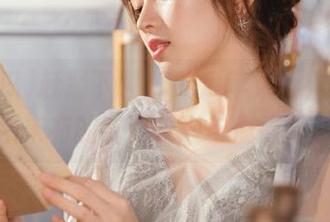 赶紧下载77吃瓜苹果版，体验前所未有的吃瓜乐趣与便捷服务