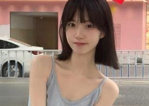 我这几天一直用“黑料在线播放”APP，在线追黑料好方便！